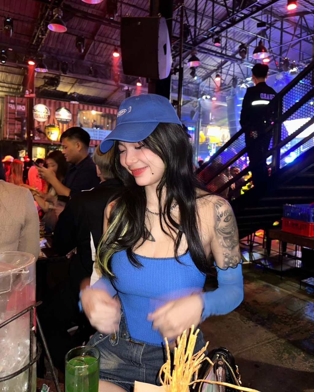 namii11455 สาวแว่น หน้าตาน่ารัก เปิดมาทำทุกคน ช็อค!! 18+ Xzaap