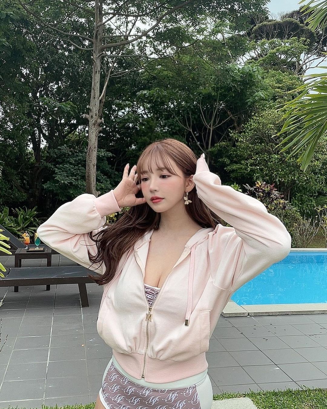 ยูอะ มิคามิ 4